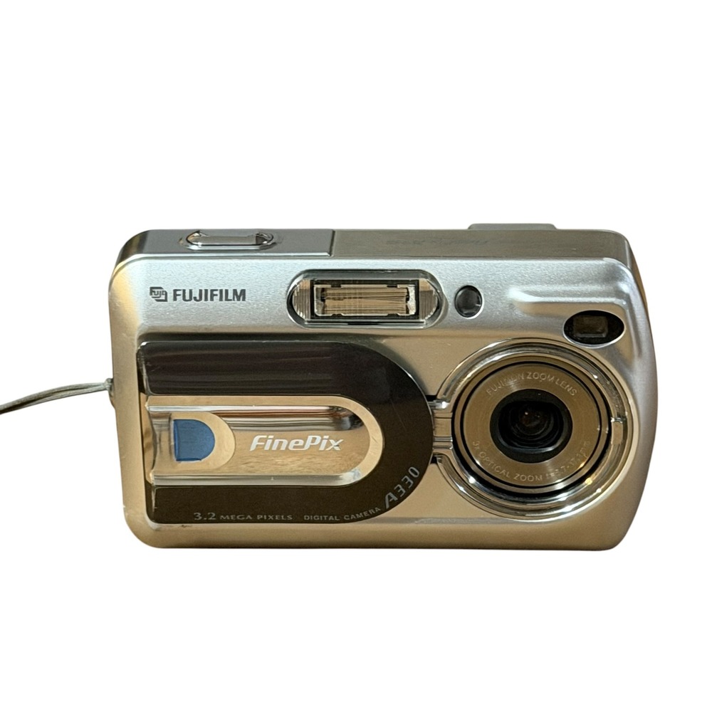 Fujifilm FinePix A330 Silver 3.2MP Digital Camera 3x Optical Zoom Y2K Vintage - Picture 7 of 8